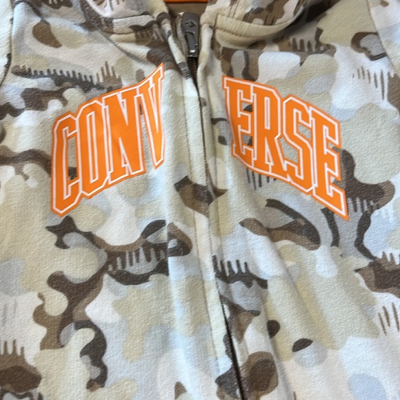 9M Converse camo hooded jump suit - Picture 2 of 3